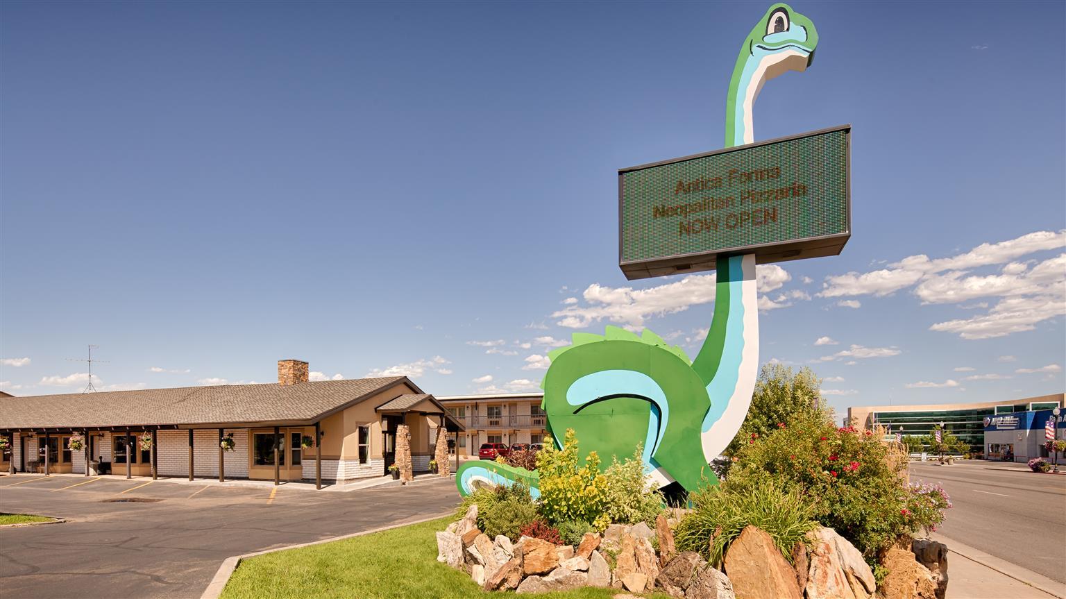 Dinosaur Inn & Suites Върнал Екстериор снимка