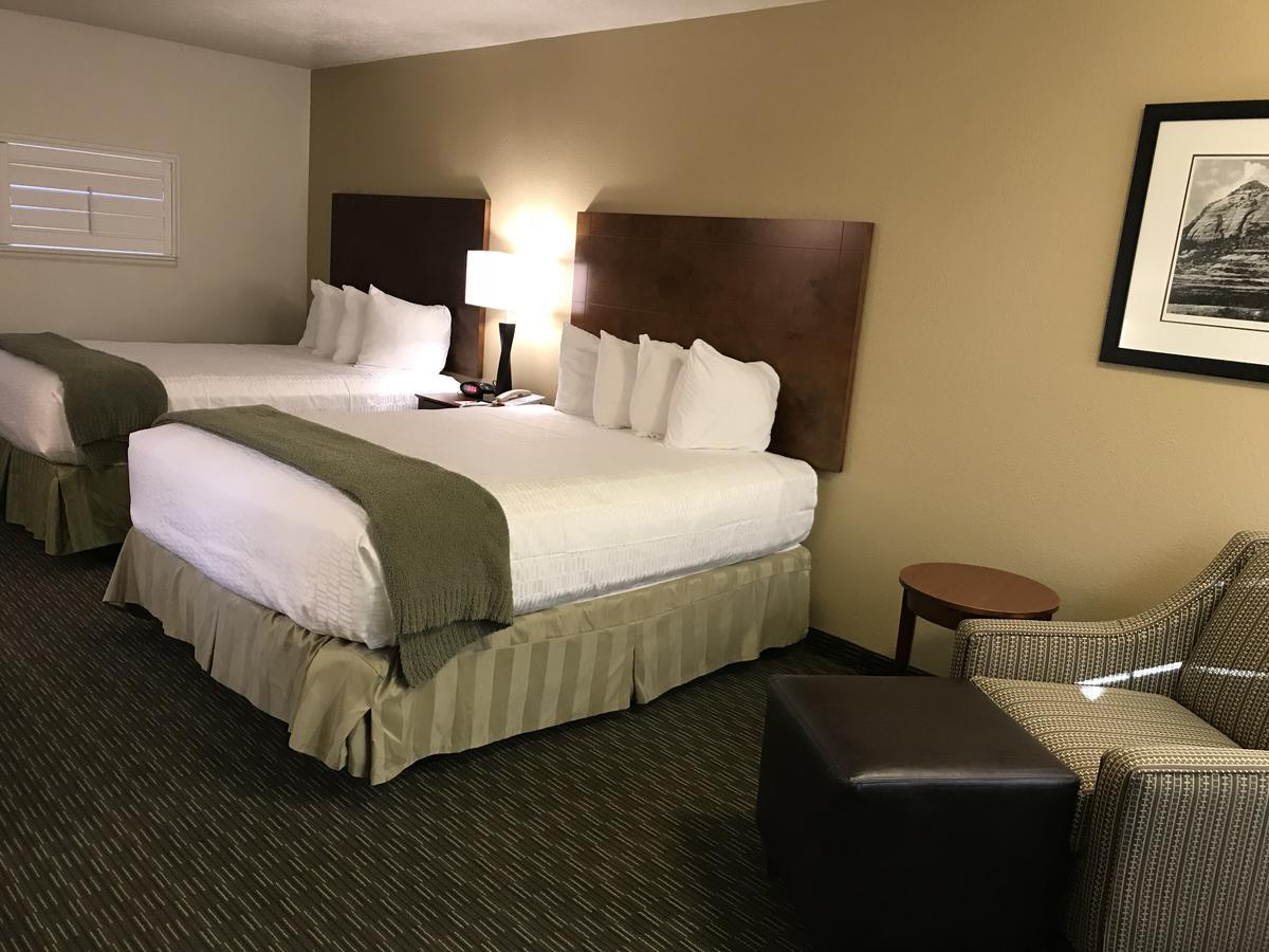 Dinosaur Inn & Suites Върнал Екстериор снимка